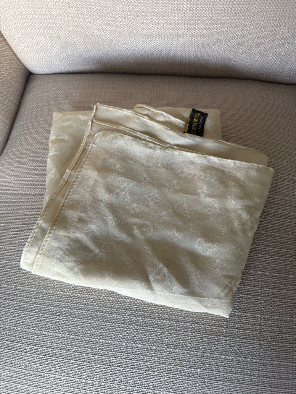 Louis Vuitton Vintage Monogram 100% Silk Scarf Wrap Ivory Cream - Picture 11 of 11